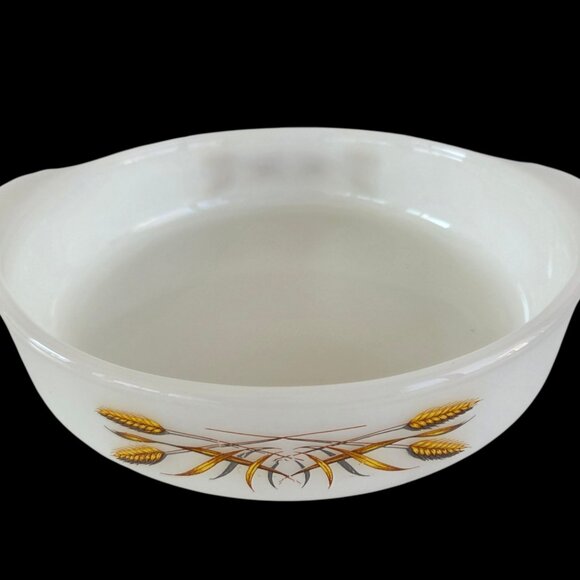 Vintage FIRE KING Anchor Hocking Casserole Cake Dish 8" Golden Wheat Pattern 450 - Picture 2 of 9